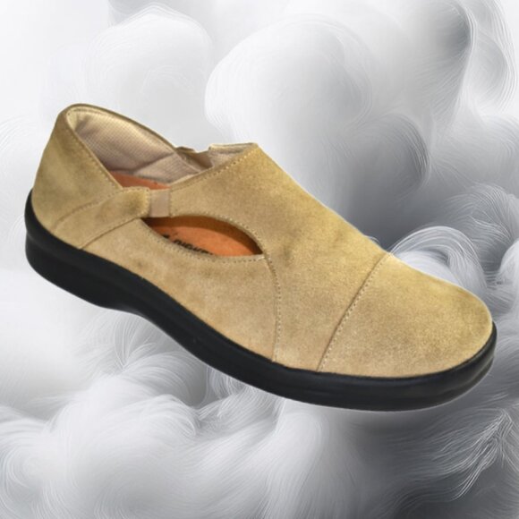 Birkenstock Sedona Footprints Sand Beige Suede Regular Width Slip-on, Si… - Picture 1 of 9